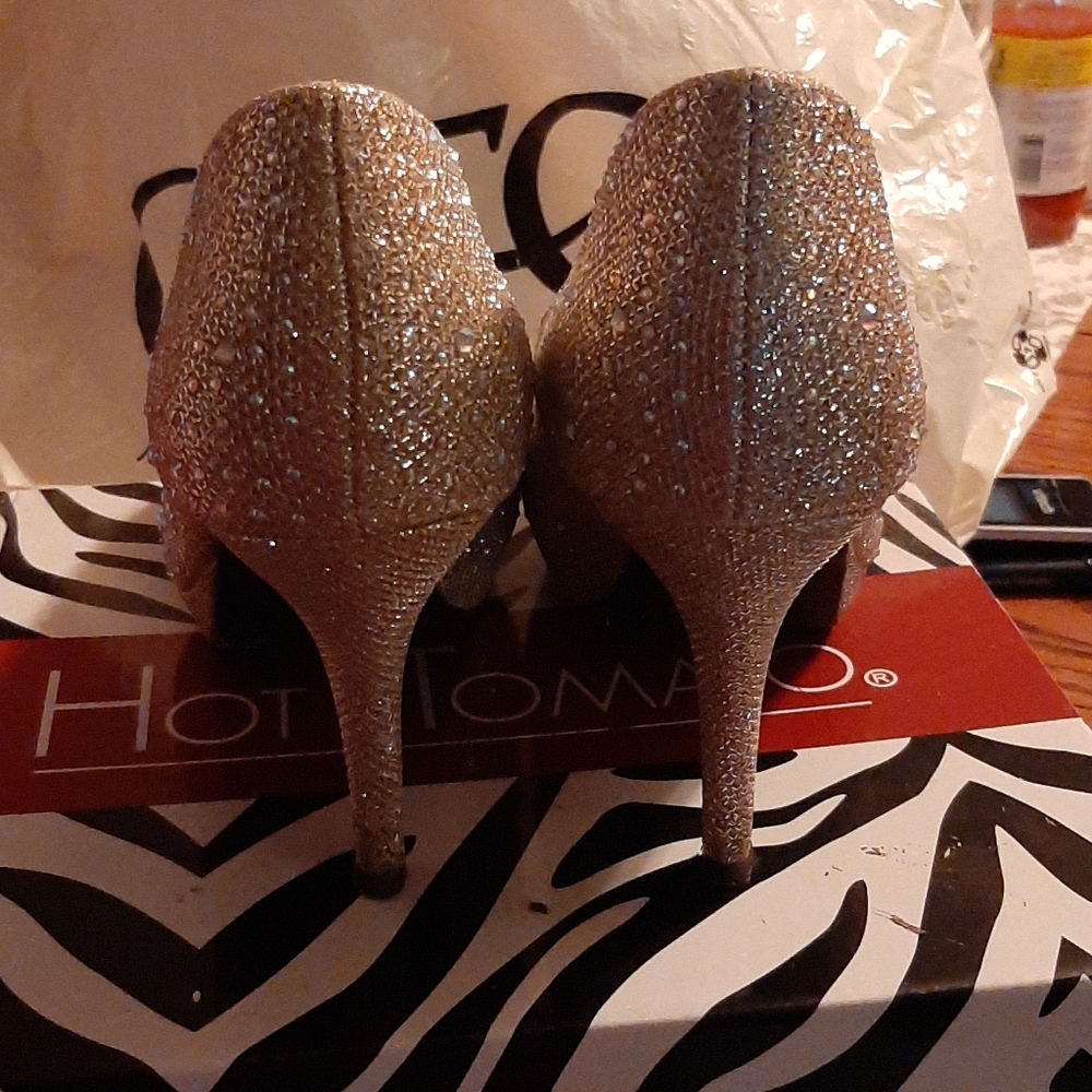 Heels - Picture 4 of 5